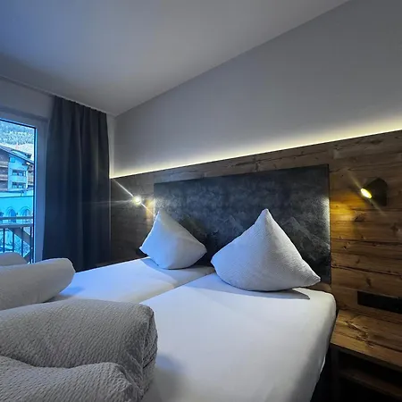 Home's Am Hof Apartament *