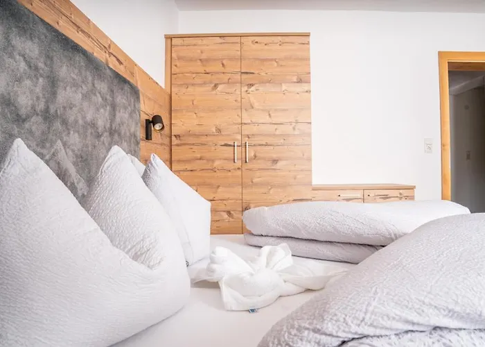 Home's Am Hof Apartmán *